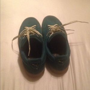 Pumas gold and green